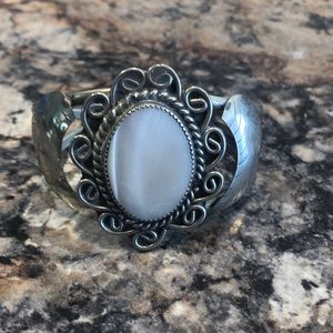 Silver bracelet with opal